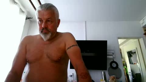 Snapshot of berg_boy chatting on June 2026 06:49:01 AM Martin online show from June 2026 06:49:01 AM