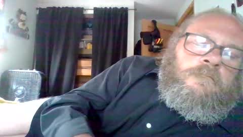 Snapshot of bergeeric1970 chatting on May 2026 05:42:02 PM bergeeric1970 online show from May 2026 05:42:02 PM
