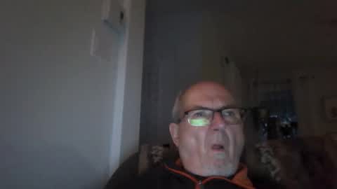 bernard1102 online show from September 2025 10:46:02 PM