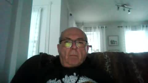 bernard1102 online show from February 2026 09:43:01 PM