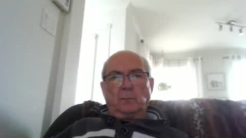 bernard1102 online show from April 2026 01:39:02 PM