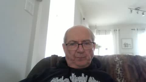 bernard1102 online show from May 2026 01:49:01 PM