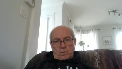 bernard1102 online show from May 2026 12:12:02 PM