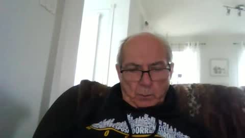 bernard1102 online show from May 2026 12:44:01 PM