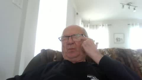bernard1102 online show from May 2026 02:14:01 PM