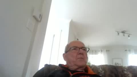 bernard1102 online show from May 2026 01:09:02 PM