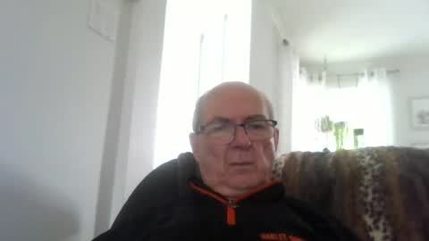 bernard1102 online show from June 2026 07:40:01 PM