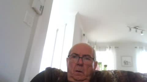 bernard1102 online show from July 2026 12:14:02 PM