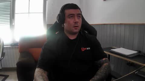 Snapshot of berto3389 chatting on June 2026 01:24:01 PM berto3389 online show from June 2026 01:24:01 PM