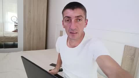 Alex and Victoria online show from September 2025 10:30:01 AM