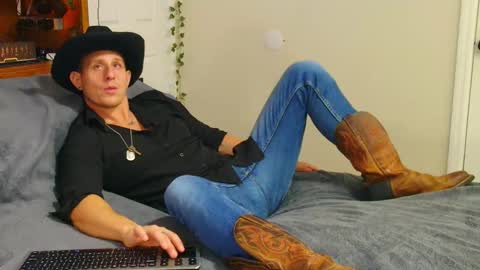 Snapshot of bestcockhere chatting on December 2025 11:57:02 PM twitter zack1fisher online show from December 2025 11:57:02 PM