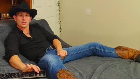 Snapshot of bestcockhere chatting on January 2026 01:18:01 AM twitter zack1fisher online show from January 2026 01:18:01 AM