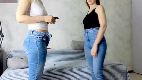 Snapshot of bestgirls2021 chatting on February 2026 02:52:02 AM Hellen and Natali online show from February 2026 02:52:02 AM