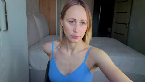 Snapshot of bestgirls2021 chatting on March 2026 03:18:02 AM Hellen and Natali online show from March 2026 03:18:02 AM