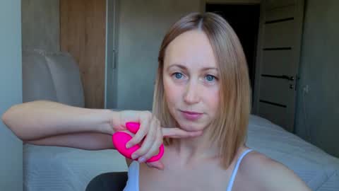 Snapshot of bestgirls2021 chatting on April 2026 03:06:01 AM Hellen and Natali online show from April 2026 03:06:01 AM