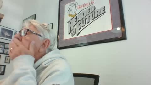 Snapshot of bestshot1951 chatting on December 2024 05:04:01 PM bestshot1951 online show from December 2024 05:04:01 PM