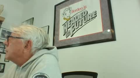 Snapshot of bestshot1951 chatting on January 2025 04:16:02 PM bestshot1951 online show from January 2025 04:16:02 PM