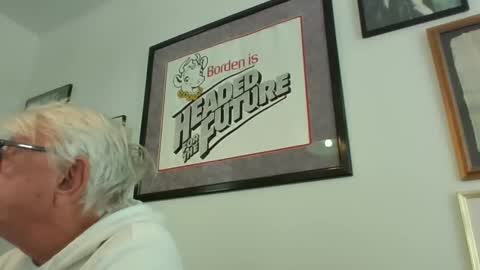 Snapshot of bestshot1951 chatting on January 2025 03:21:01 PM bestshot1951 online show from January 2025 03:21:01 PM