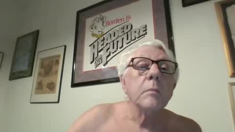 Snapshot of bestshot1951 chatting on February 2025 11:59:02 PM bestshot1951 online show from February 2025 11:59:02 PM