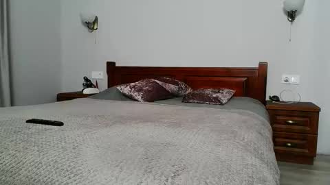 betty_sw online show from November 2025 12:16:02 PM