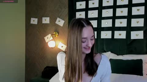Kelly online show from June 2026 01:43:02 AM
