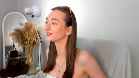 Kelly online show from June 2026 01:17:02 AM