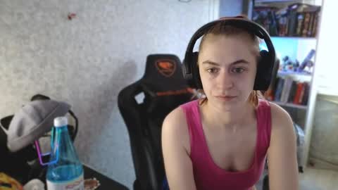 beverly_yay online show from April 2026 03:22:01 AM
