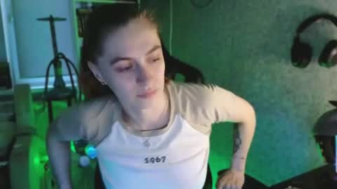 beverly_yay online show from May 2026 06:47:02 PM