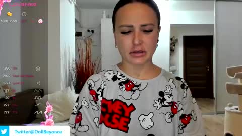 Snapshot of beyoncedoll chatting on November 2025 06:21:01 PM BeyonceDoll Twitter DollBeyonce online show from November 2025 06:21:01 PM