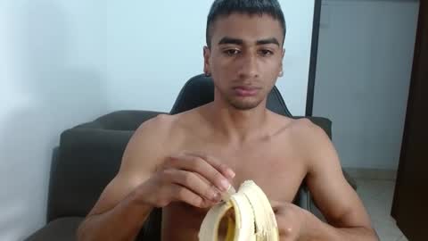 Snapshot of bfernando_05 chatting on January 2025 03:01:01 AM BAYRON online show from January 2025 03:01:01 AM