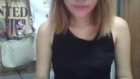 Snapshot of bheatrixx chatting on April 2026 11:21:01 AM bheatrixx online show from April 2026 11:21:01 AM