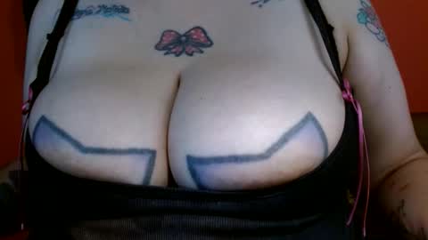 Snapshot of bianka_star_ chatting on December 2025 02:01:02 PM bianca online show from December 2025 02:01:02 PM