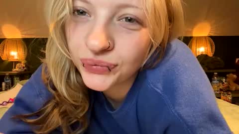 Ellie  online show from February 2026 03:24:02 AM