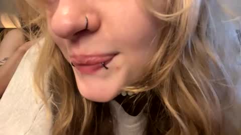 Ellie  online show from March 2026 06:44:01 PM