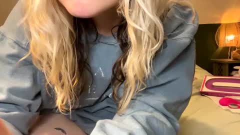 Ellie  online show from March 2026 04:51:01 AM