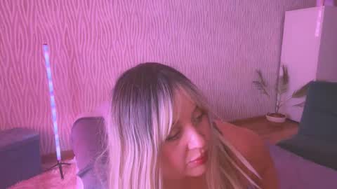 Snapshot of big_ass_blonde chatting on September 2025 08:27:01 AM Eva online show from September 2025 08:27:01 AM