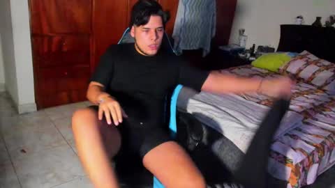 Snapshot of big_cockjughead chatting on October 2025 08:18:01 PM Logan Sprouse online show from October 2025 08:18:01 PM