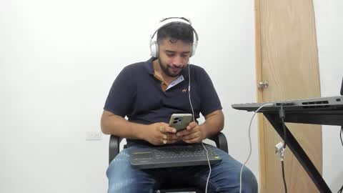 Tommy online show from December 2025 08:27:01 PM