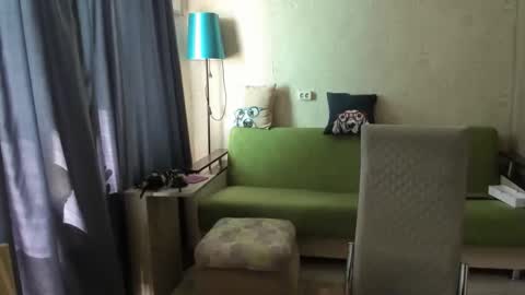 mom online show from May 2026 02:41:01 AM