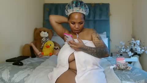 big_melons2001 online show from October 2025 12:50:01 PM