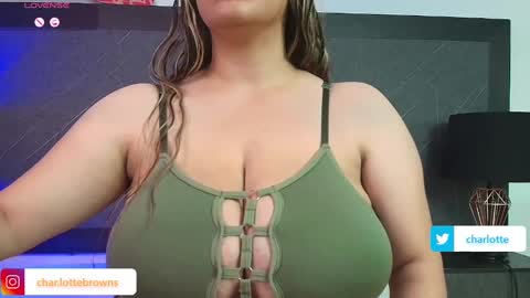 Snapshot of big_tits_in_your_face chatting on February 2025 08:06:02 PM Tell me Sophia online show from February 2025 08:06:02 PM