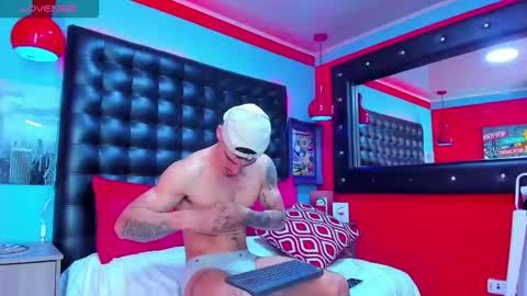 Snapshot of big_valentinhunk7 chatting on February 2026 02:42:02 PM big_valentinhunk7 online show from February 2026 02:42:02 PM