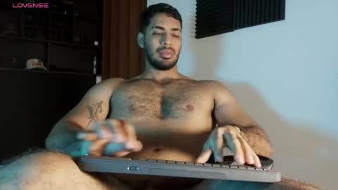 Hot Versx online show from May 2026 01:39:02 PM