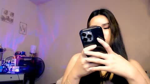 Mia online show from December 2024 09:28:02 AM