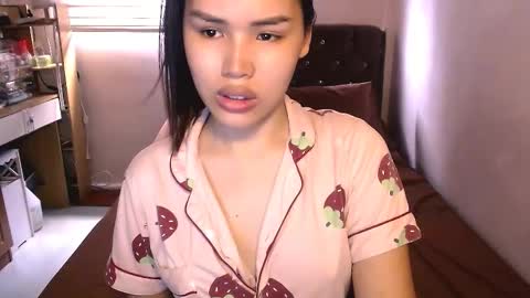 Mia online show from September 2025 04:56:01 AM