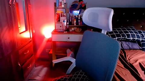 Mia online show from February 2026 04:10:02 AM