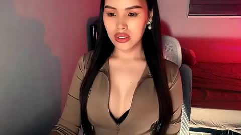 Mia online show from June 2026 01:11:01 PM