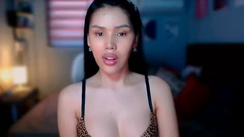 Mia online show from July 2026 04:05:01 AM