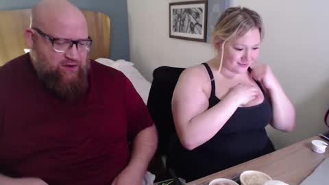 Snapshot of bigbear4cuddles chatting on February 2026 12:40:02 AM BigBear4Cuddles online show from February 2026 12:40:02 AM