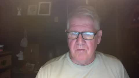 Snapshot of bigbeerdrinker1 chatting on October 2025 06:34:02 AM bigbeerdrinker online show from October 2025 06:34:02 AM